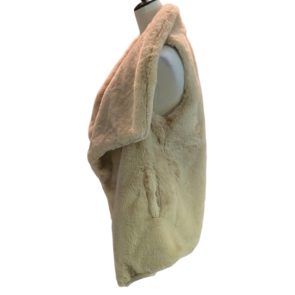 The Impeccable Pig Open Front Cream Faux Fur Vest Ultra Soft Women's S - Picture 3 of 15
